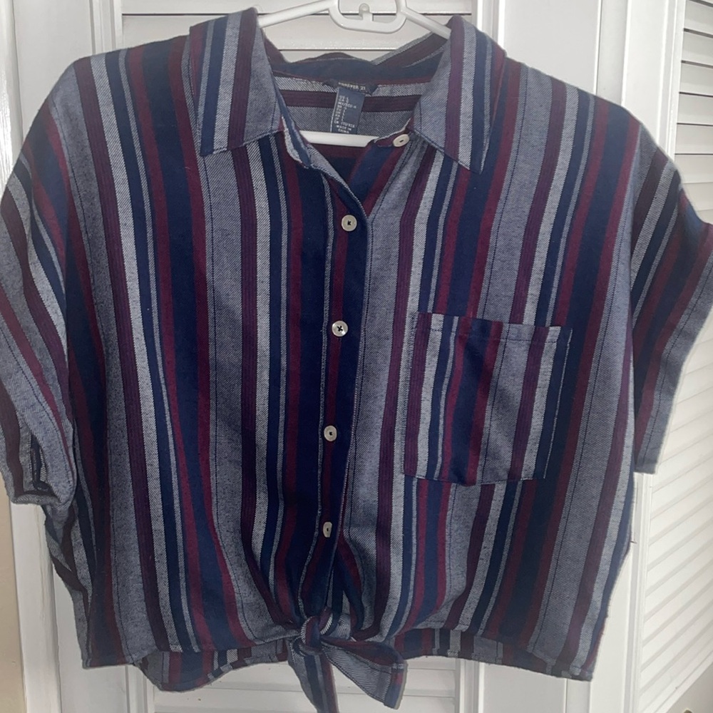 Cropped button up short sleeve top